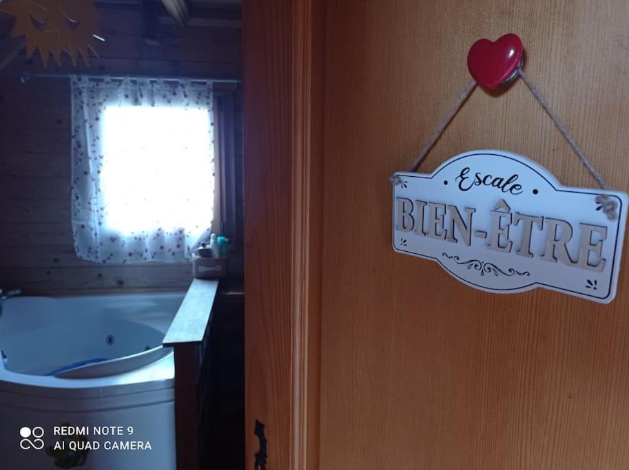 Chalet Familial En Bois A 150 M De La Mer Santec Bagian luar foto
